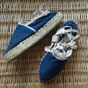 NWOT American Eeagle  Women Lace Up Espadrilles
